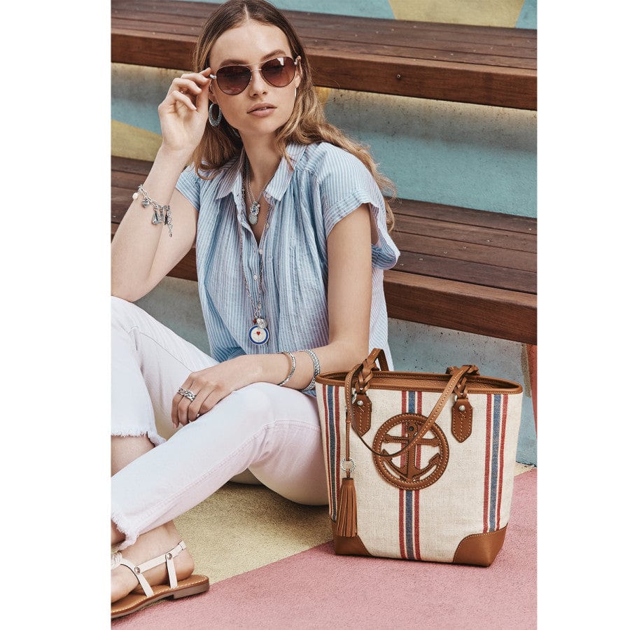  Captain Tote