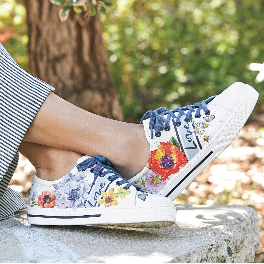  Grove Sneakers