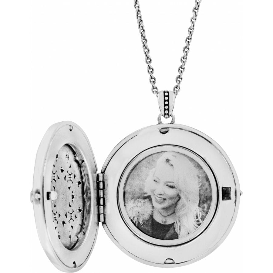  Vita Long Locket Necklace