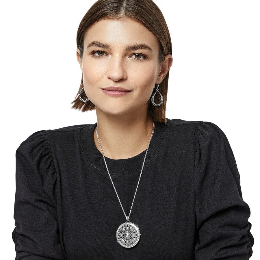  Vita Long Locket Necklace