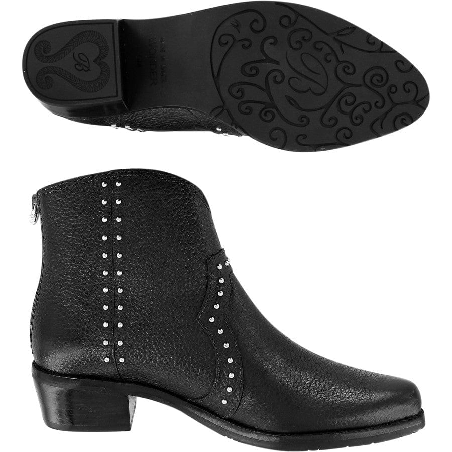  Wonder Boots
